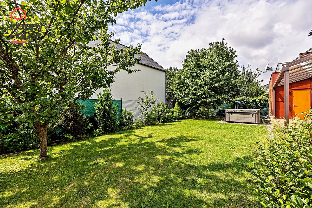 Pronájem rodinného domu 200 m², pozemek 408 m² – fotografie 3