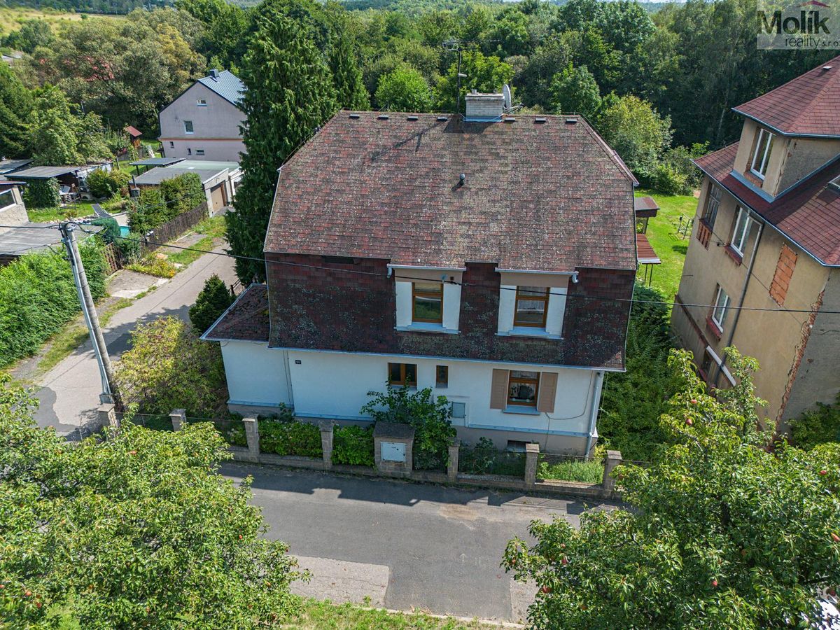 Prodej rodinného domu 268 m², pozemek 902 m²