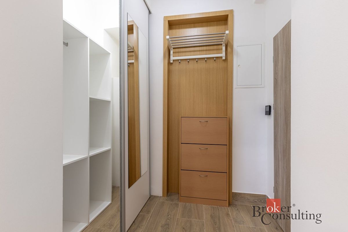 Pronájem bytu 2+kk 43 m² – fotografie 4