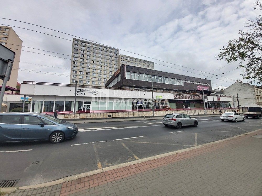 Pronájem obchodního prostoru 787 m²