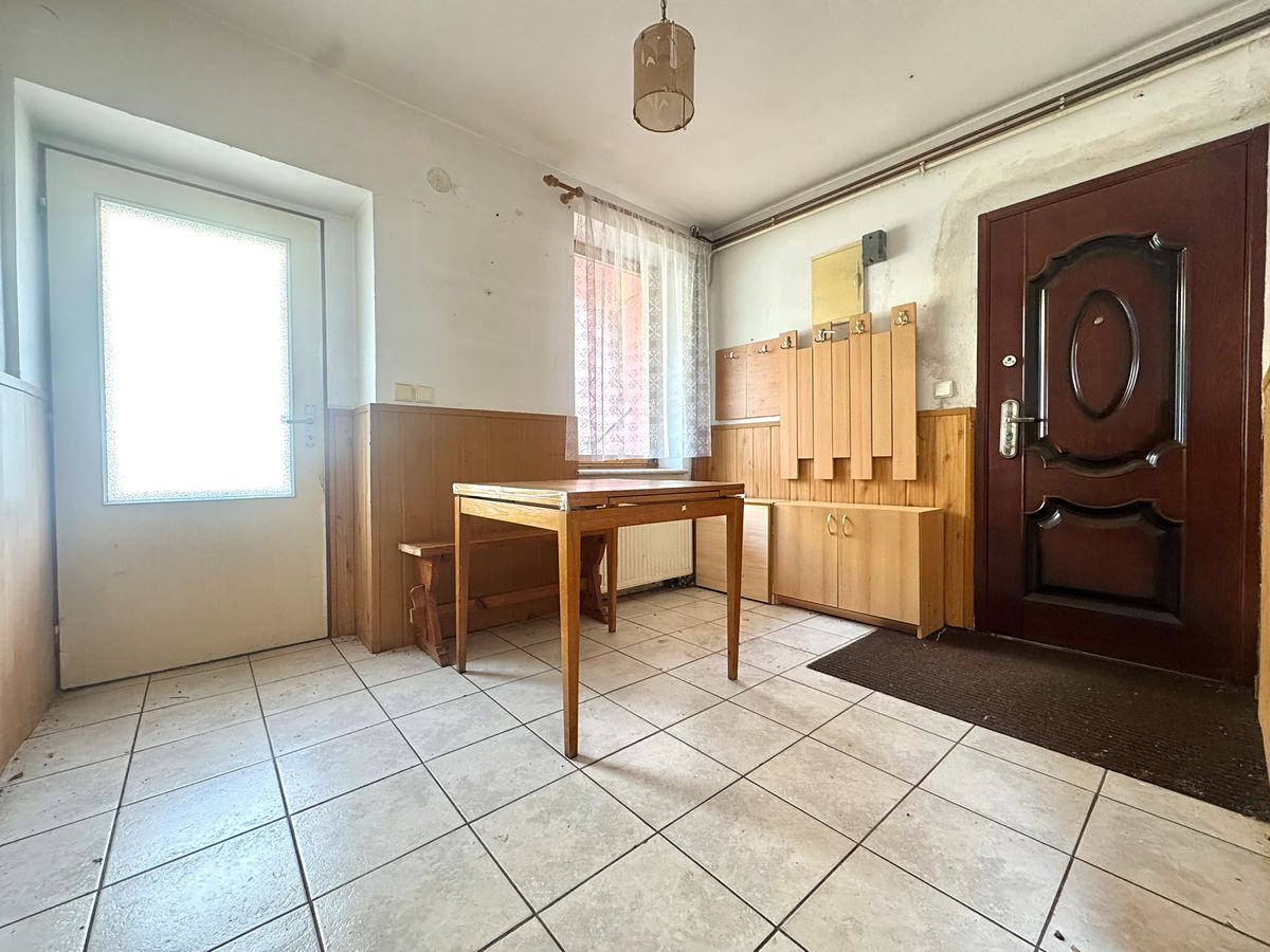Prodej rodinného domu 140 m², pozemek 217 m² – fotografie 2