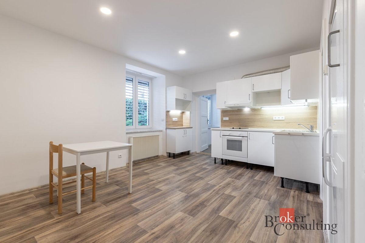Pronájem bytu 2+kk 43 m²