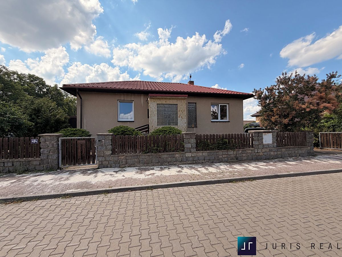 Prodej rodinného domu 250 m², pozemek 863 m²