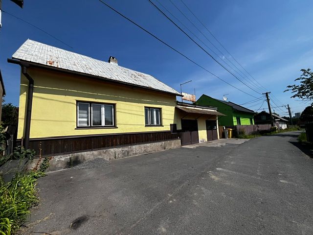 Prodej rodinného domu 210 m², pozemek 882 m²