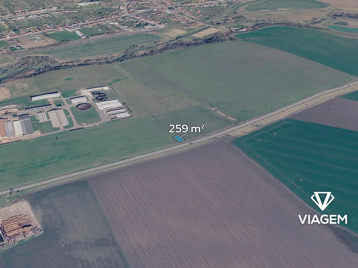 Prodej podílu 2/3 pole 172 m²