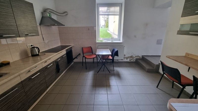 Pronájem bytu 6 pokojů a více 220 m²