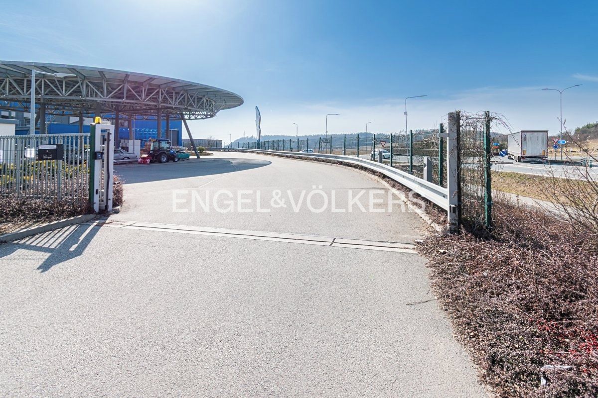 Pronájem kanceláře 55 m² – fotografie 2
