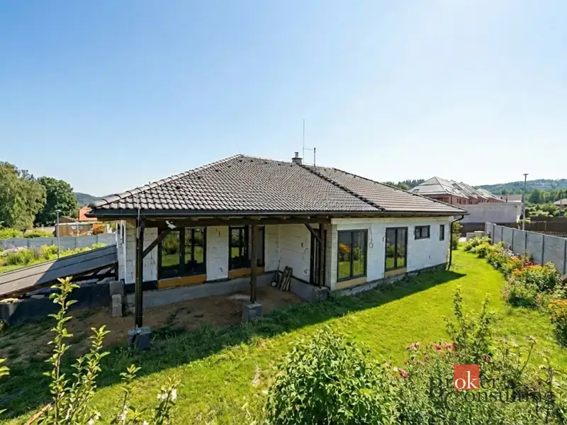 Prodej rodinného domu 196 m², pozemek 876 m², Loket – náhled fotky 3