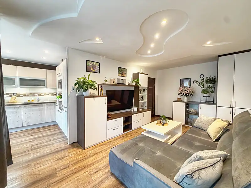 Prodej bytu 3+1 68 m², Praha – náhled fotky 1
