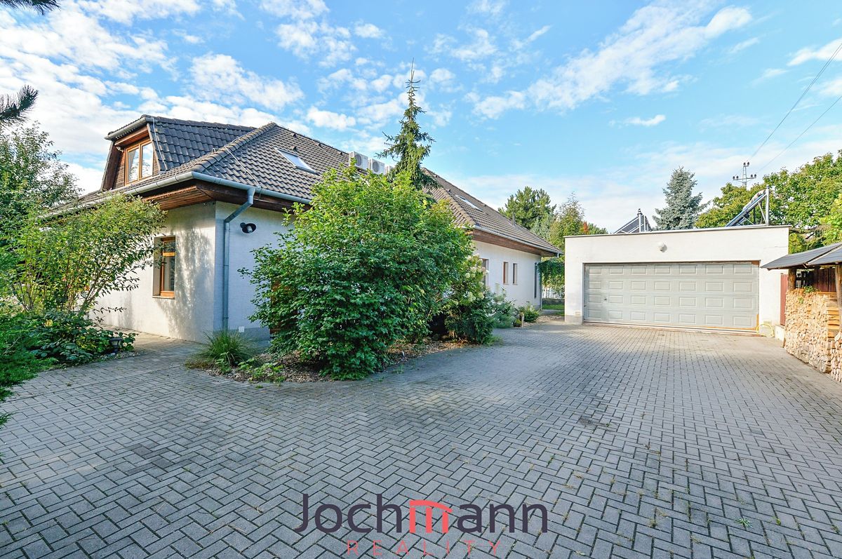 Prodej rodinného domu 320 m², pozemek 1393 m² – fotografie 5