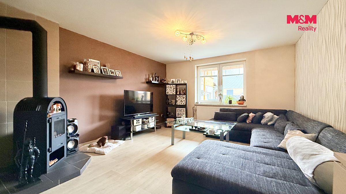 Prodej rodinného domu 98 m², pozemek 257 m² – fotografie 2