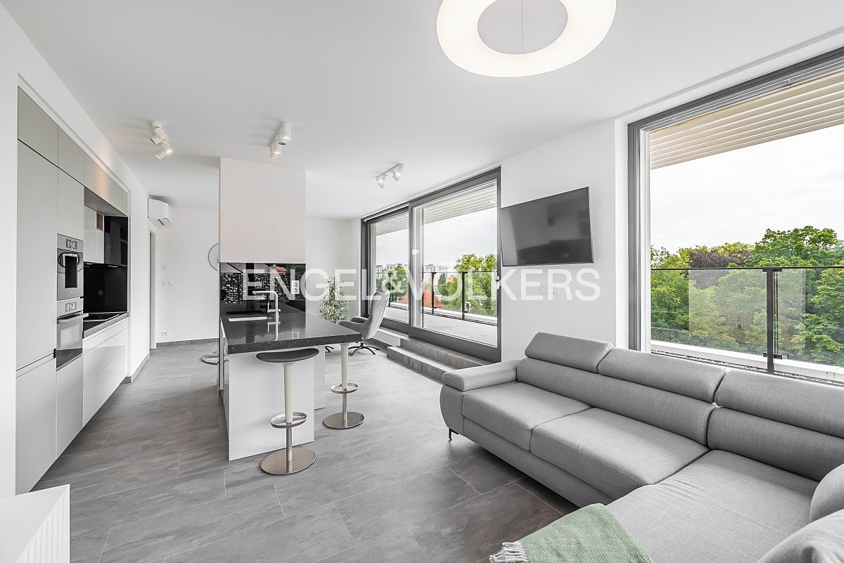 Pronájem bytu 2+kk 70 m² – fotografie 2