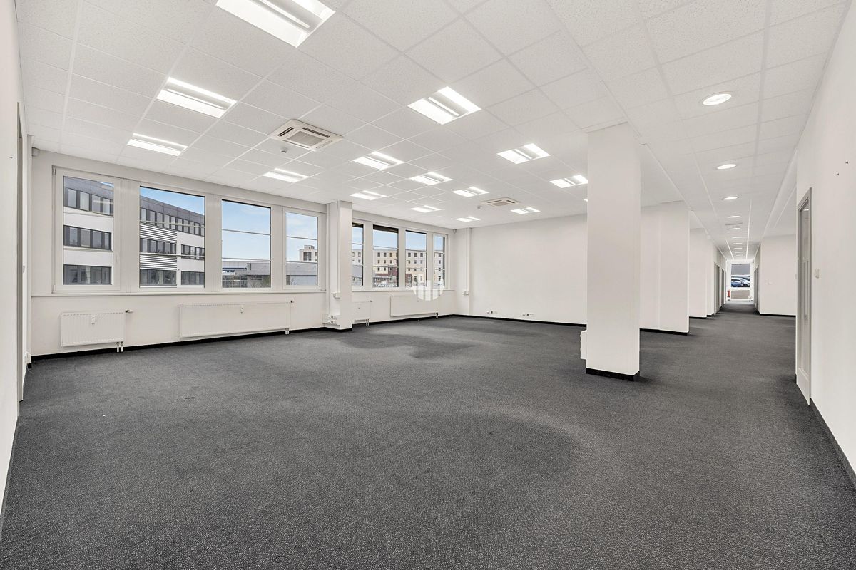 Pronájem kanceláře 115 m² – fotografie 3