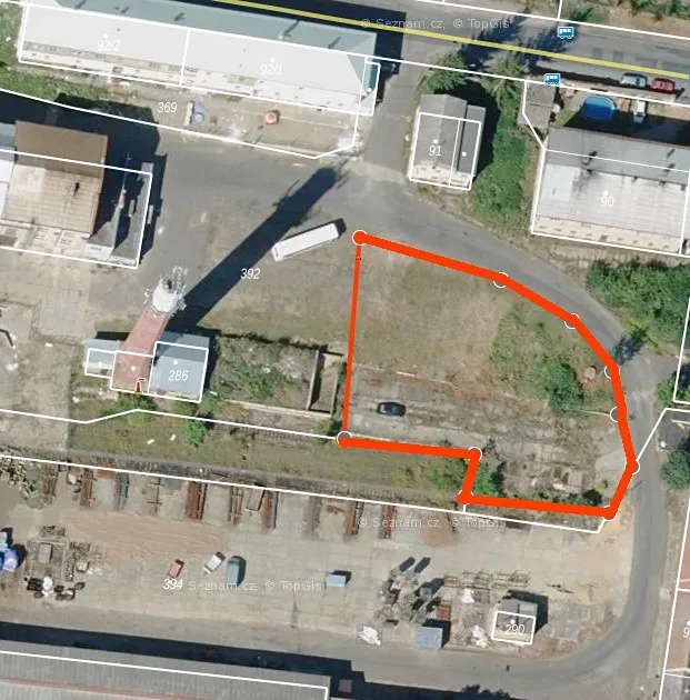 Pronájem komerčního pozemku 1500 m²