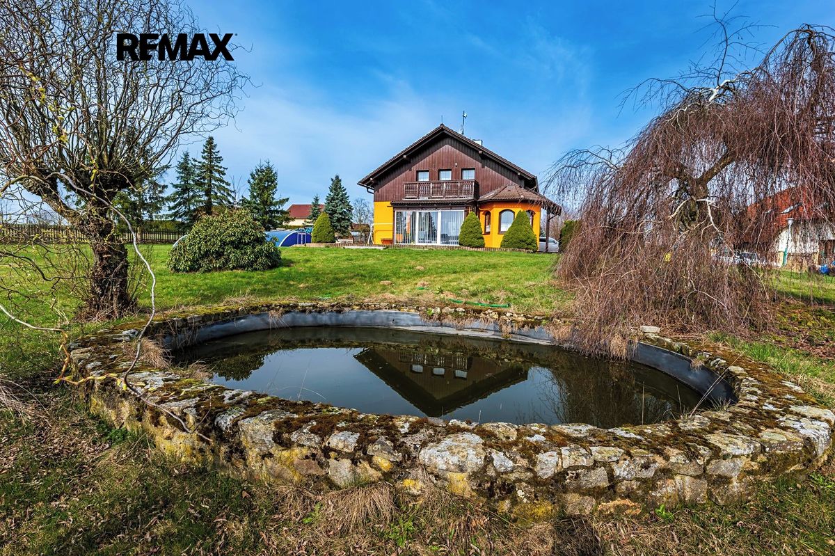 Prodej rodinného domu 320 m², pozemek 3335 m² – fotografie 2