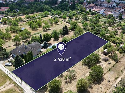 Prodej stavebního pozemku 2428 m²