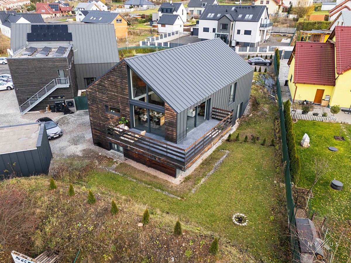 Prodej rodinného domu 316 m², pozemek 1000 m² – fotografie 2
