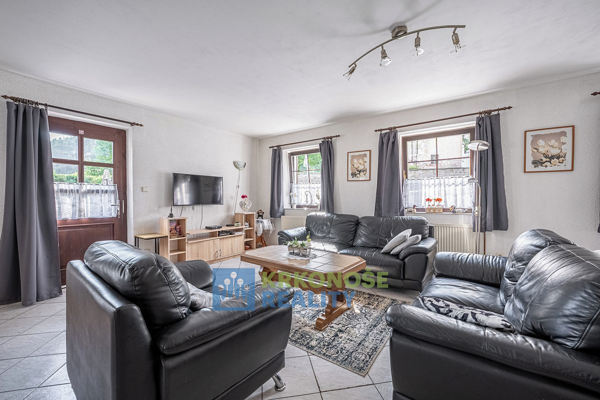 Prodej rodinného domu 230 m², pozemek 280 m² – fotografie 4