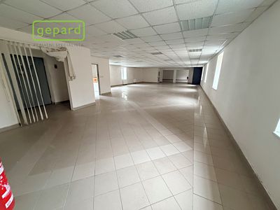 Pronájem obchodního prostoru 305 m²