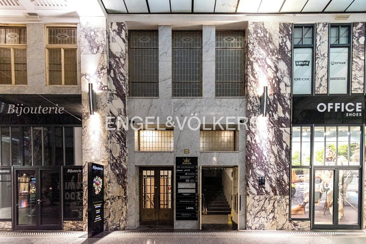 Pronájem kanceláře 544 m² – fotografie 3