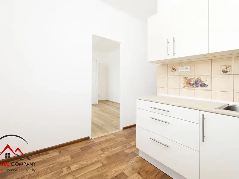 Pronájem bytu 3+1 72 m², Krnov – náhled fotky 2