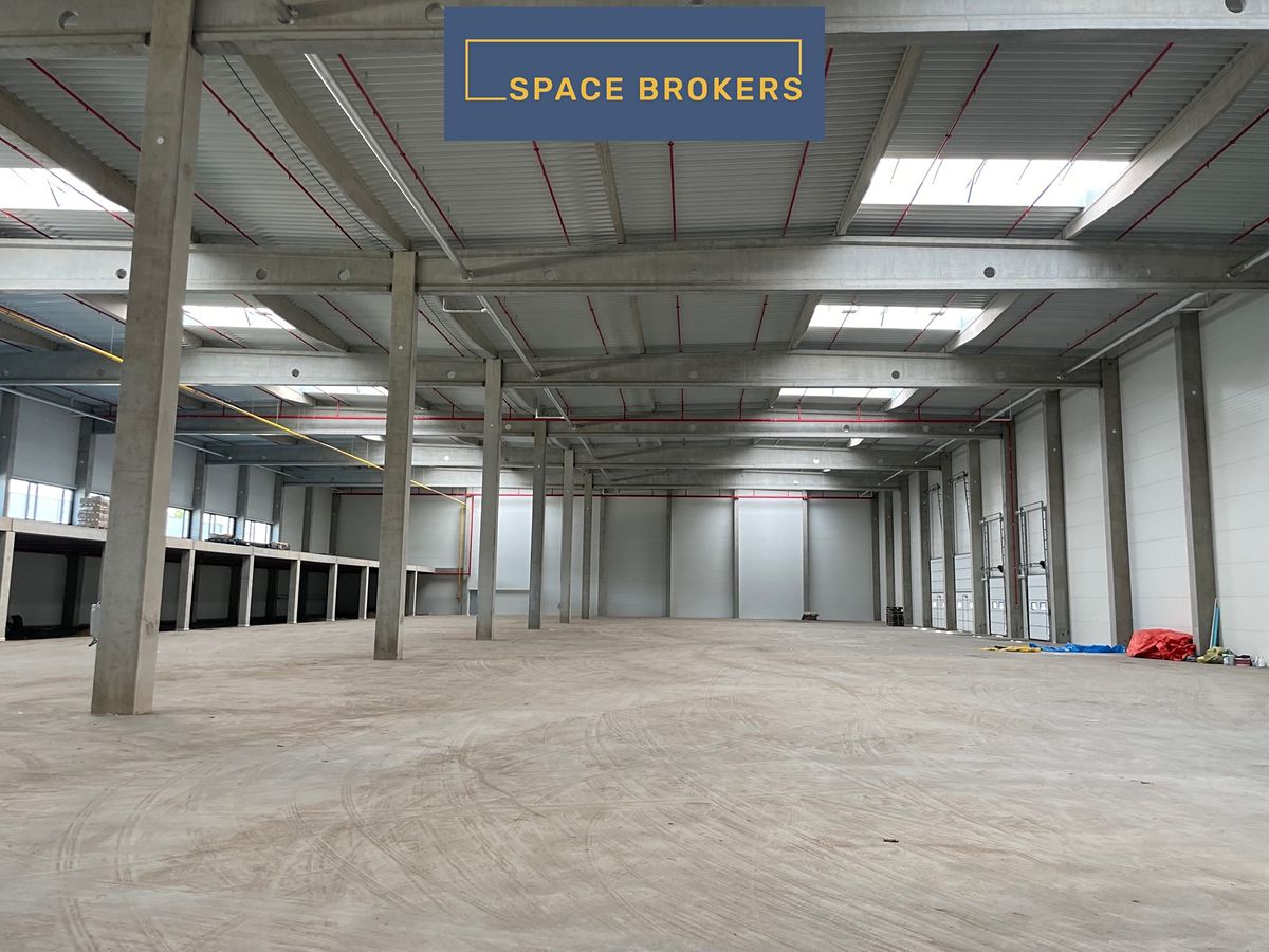 Pronájem skladového prostoru 1700 m² – fotografie 3