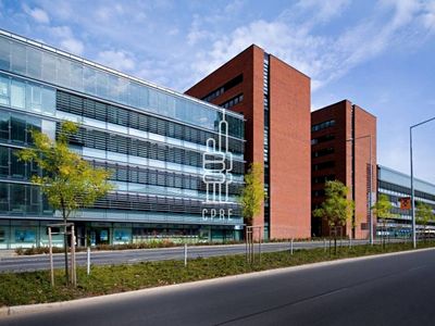 Pronájem kanceláře 708 m²