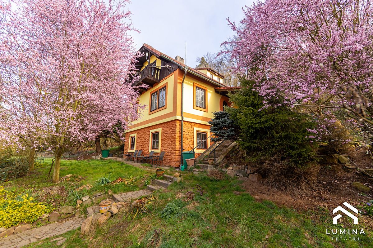 Prodej vícegeneračního domu 163 m², pozemek 1733 m²