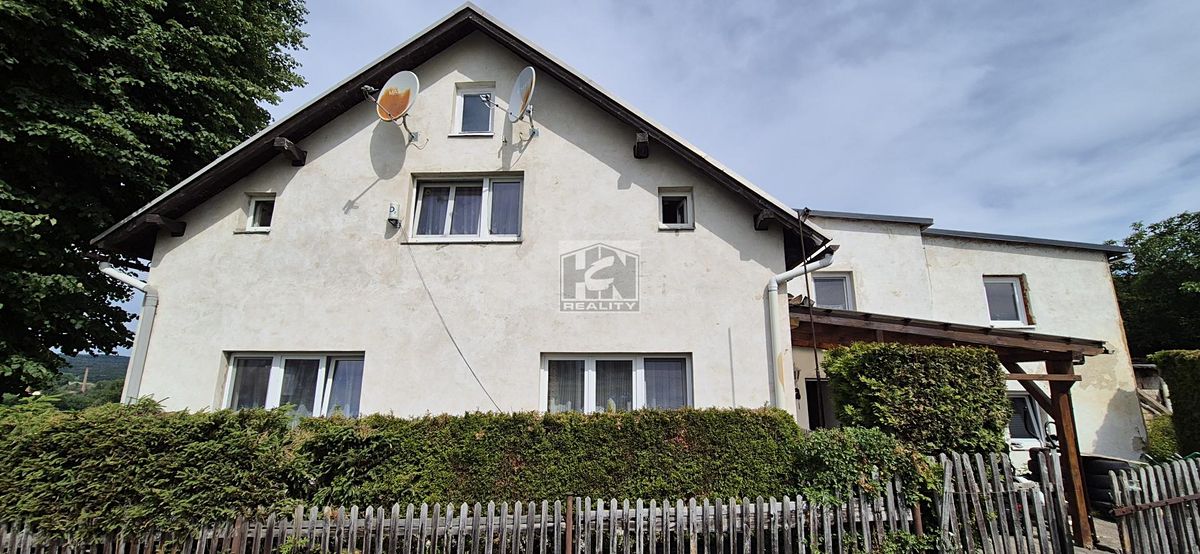 Prodej rodinného domu 378 m², pozemek 1507 m²