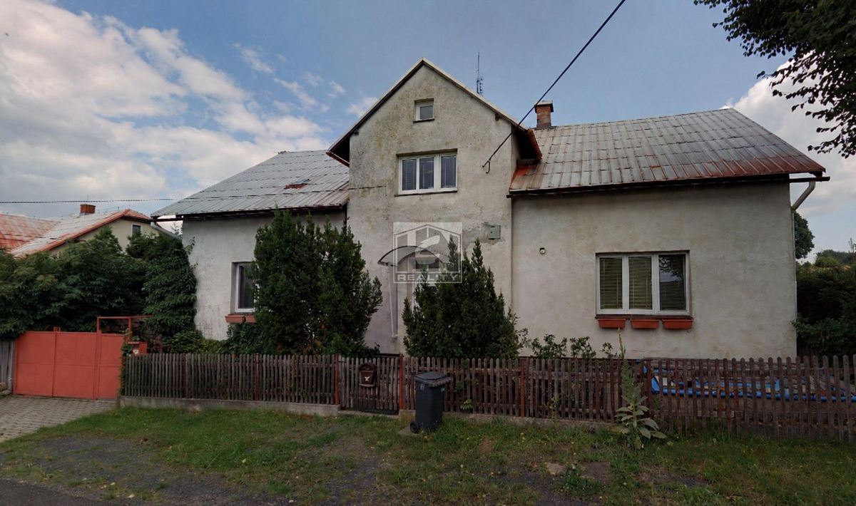 Prodej rodinného domu 378 m², pozemek 1507 m² – fotografie 2