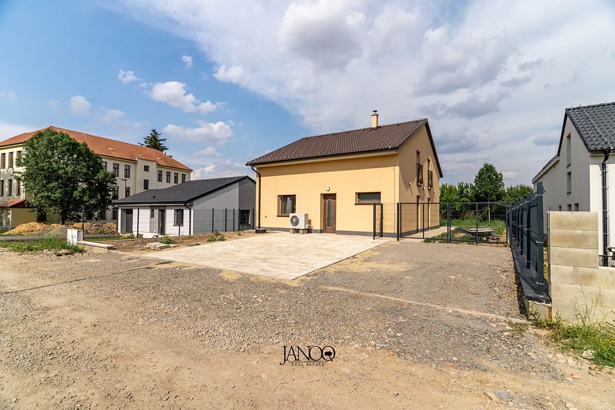 Prodej rodinného domu 160 m², pozemek 783 m² – fotografie 3