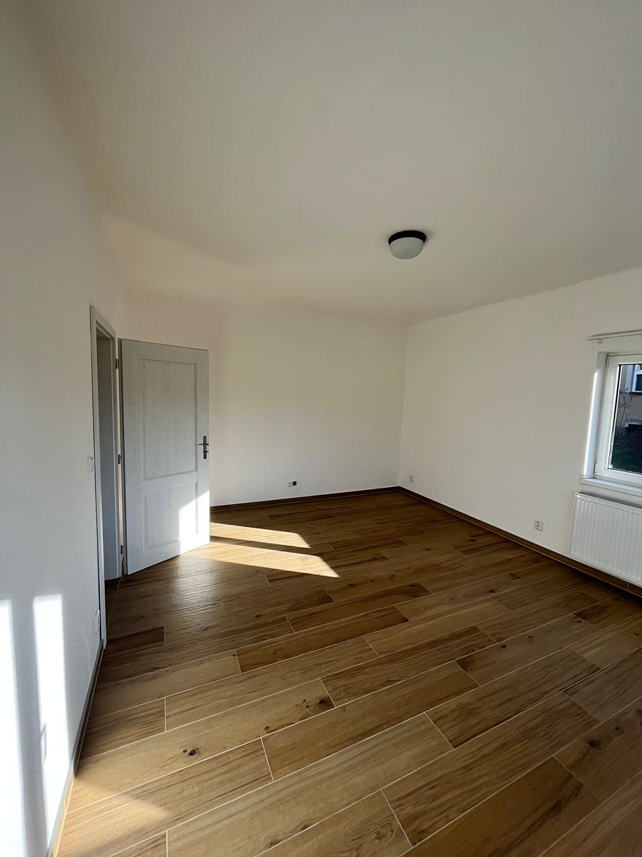Pronájem bytu 2+1 70 m² – fotografie 3