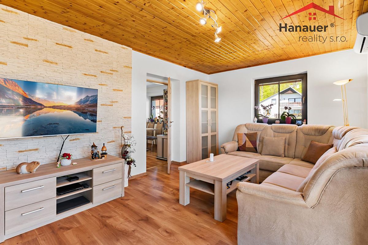 Prodej rodinného domu 100 m², pozemek 1415 m² – fotografie 2