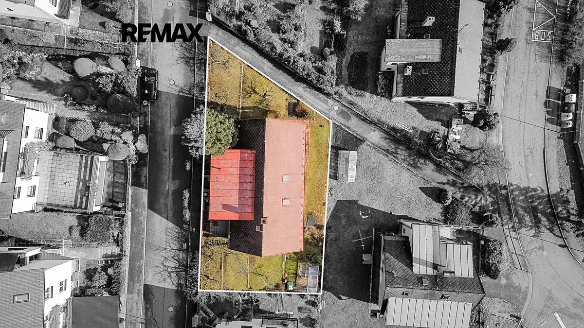 Prodej rodinného domu 210 m², pozemek 142 m² – fotografie 3