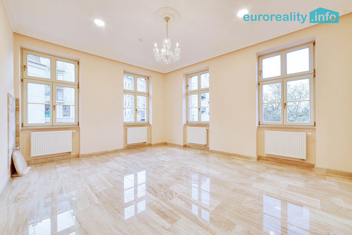 Pronájem obchodního prostoru 126 m² – fotografie 2