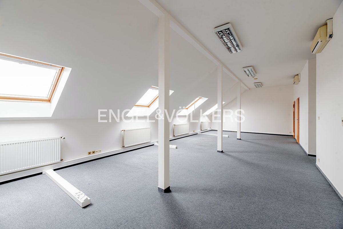 Pronájem kanceláře 132 m² – fotografie 3