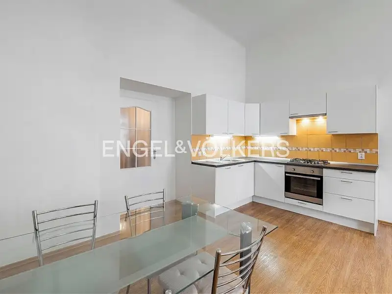 Prodej bytu 3+1 106 m², Praha – náhled fotky 2