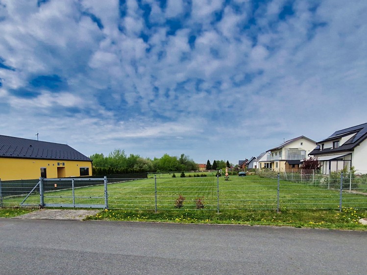Prodej pozemku, 950 m² (1 z 5)