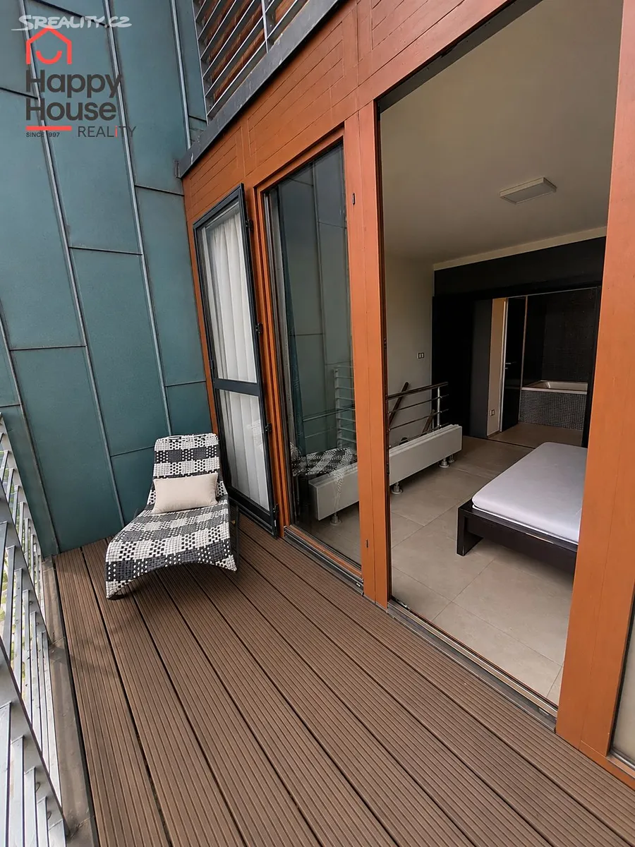 Pronájem bytu 1+kk 50 m², Praha