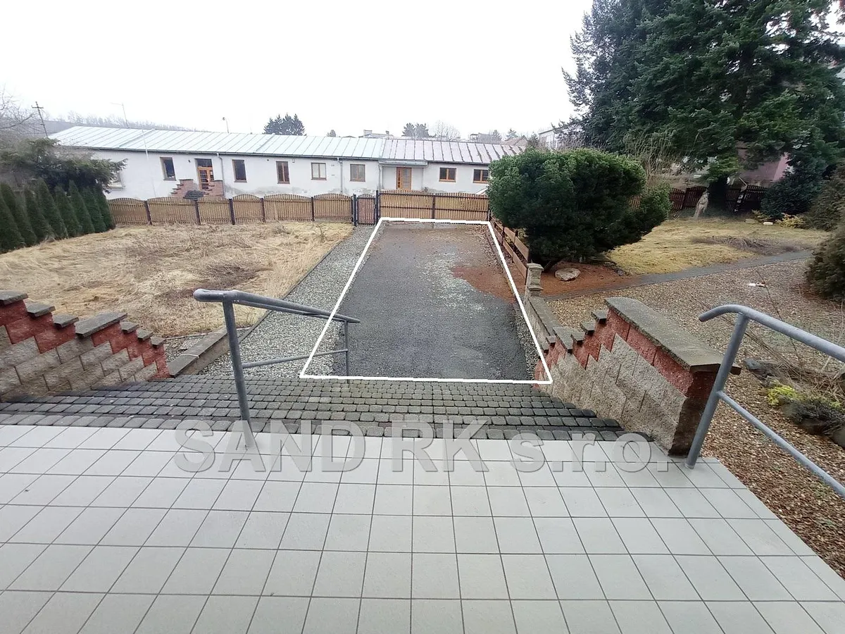 Pronájem garážového stání 85 m²