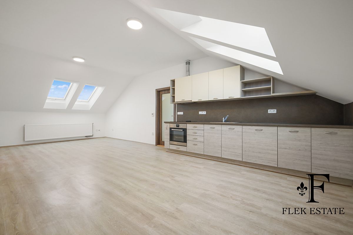 Pronájem bytu 2+kk 84 m²