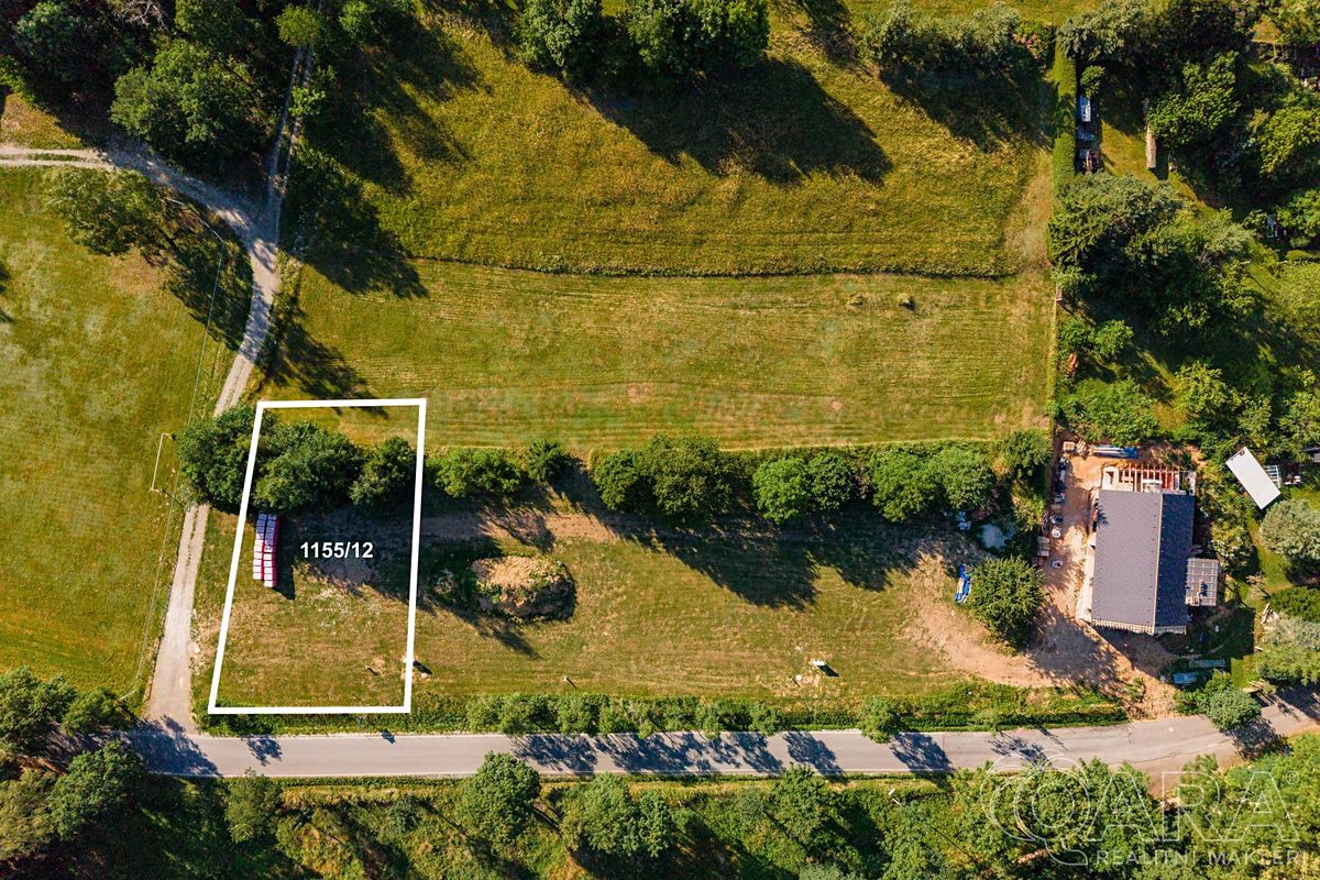 Prodej stavebního pozemku 1009 m², Dírná – fotka 1 z 3