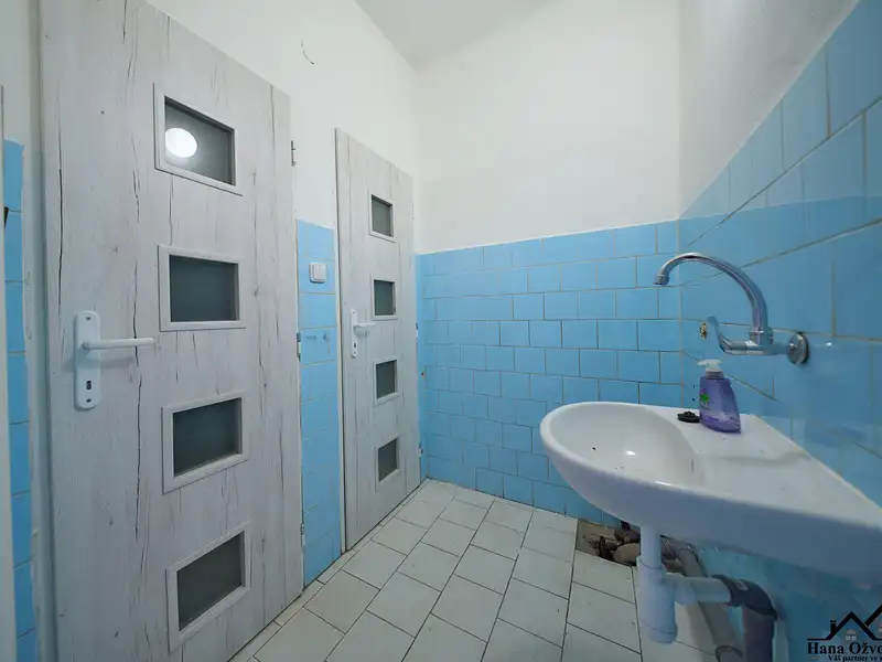 Prodej obchodního prostoru 755 m², Lhota Rapotina – náhled fotky 2