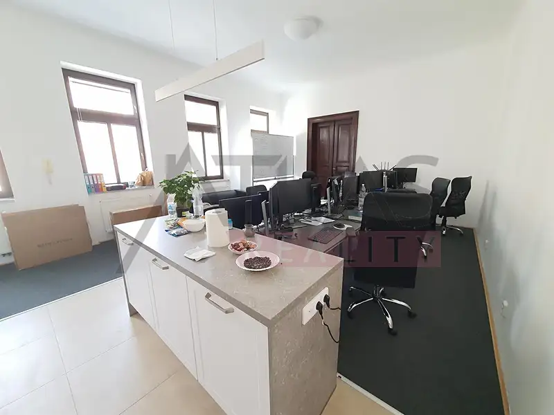 Pronájem kanceláře 65 m², Praha – náhled fotky 2