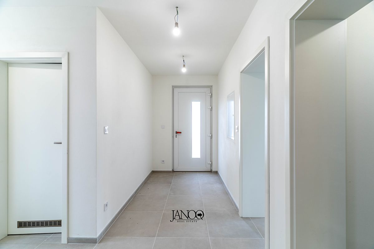 Prodej rodinného domu 160 m², pozemek 783 m² – fotografie 5