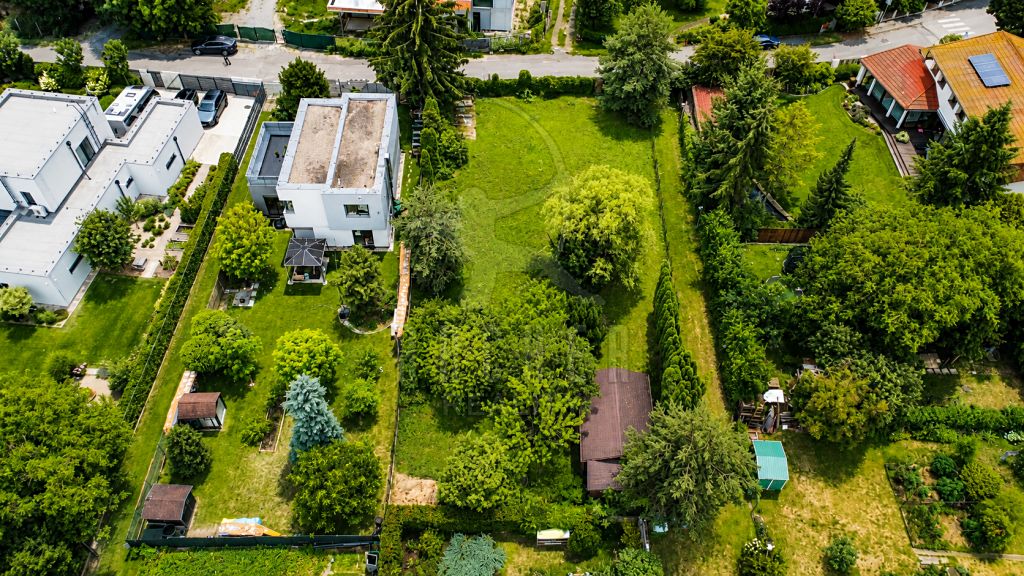 Prodej stavebního pozemku 990 m² – fotografie 3