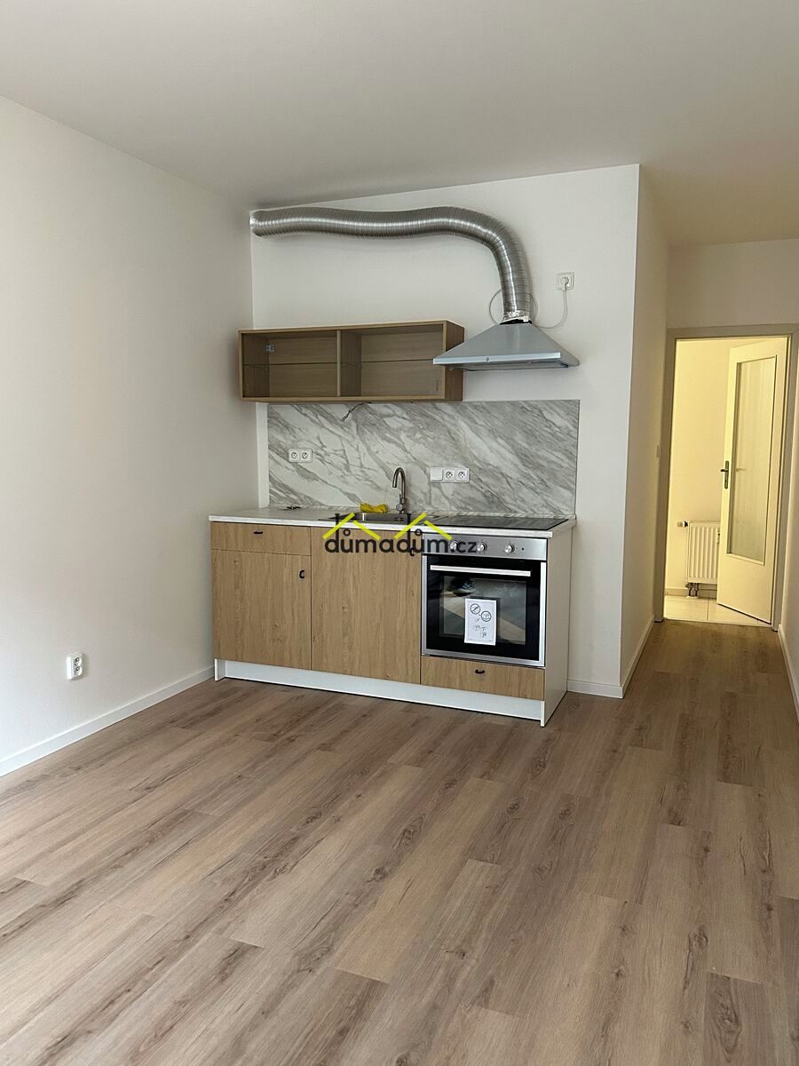 Pronájem bytu 1+kk 32 m²