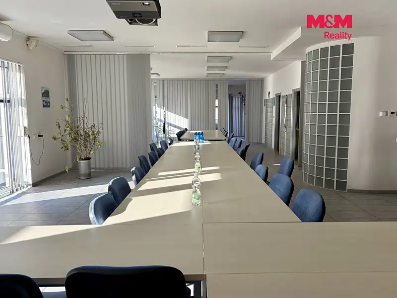 Pronájem kanceláře 180 m², Pardubice – náhled fotky 2