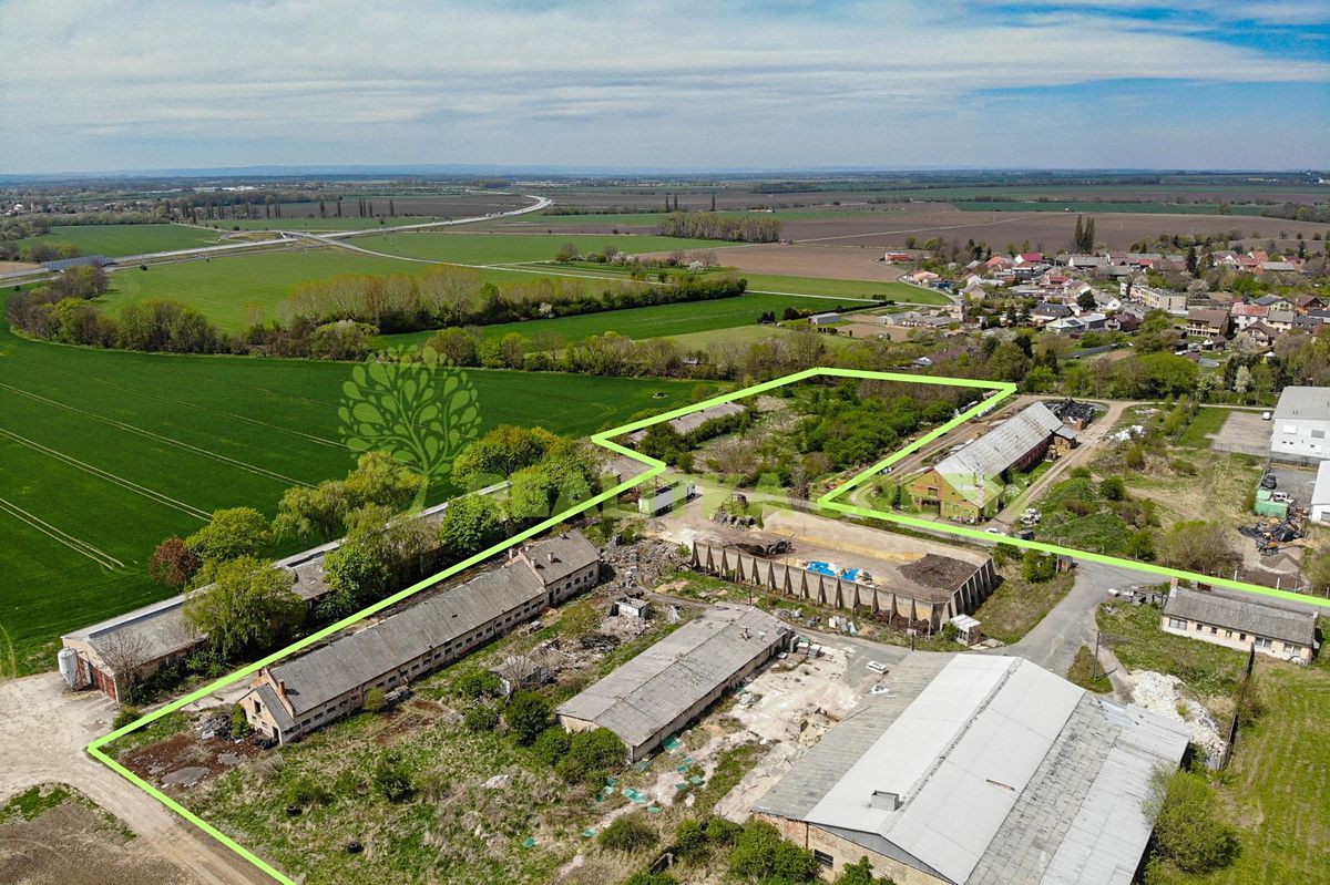 Prodej komerčního pozemku 27330 m²
