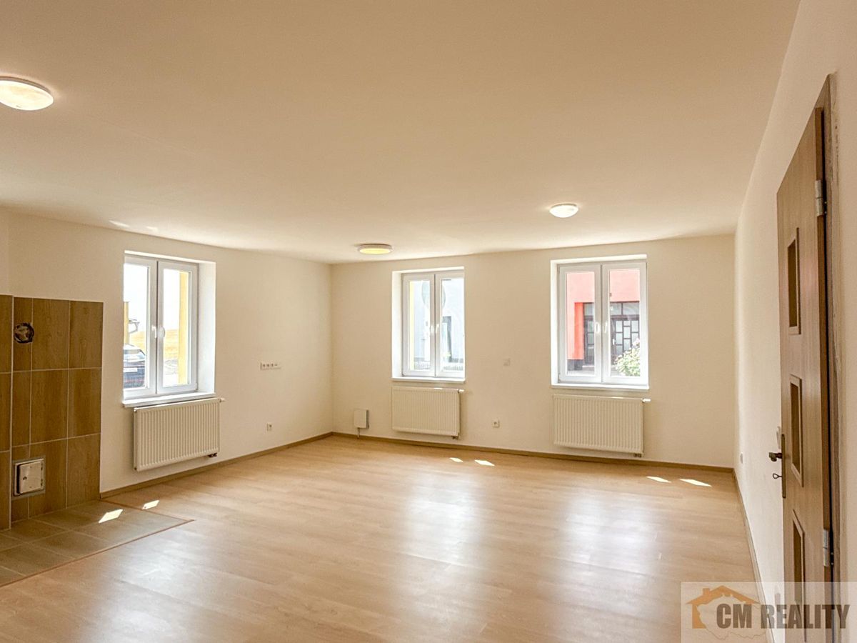 Prodej rodinného domu 182 m², pozemek 284 m² – fotografie 2